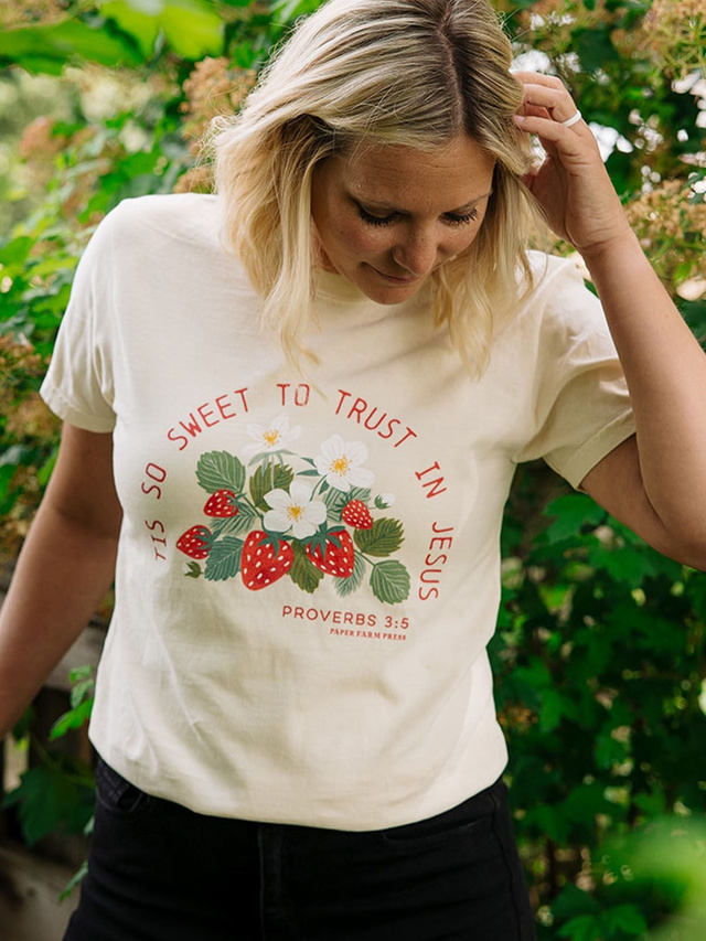 Tis So Sweet To Trust In Jesus Strawberry Faith Tee - Ivory, 1 of 5