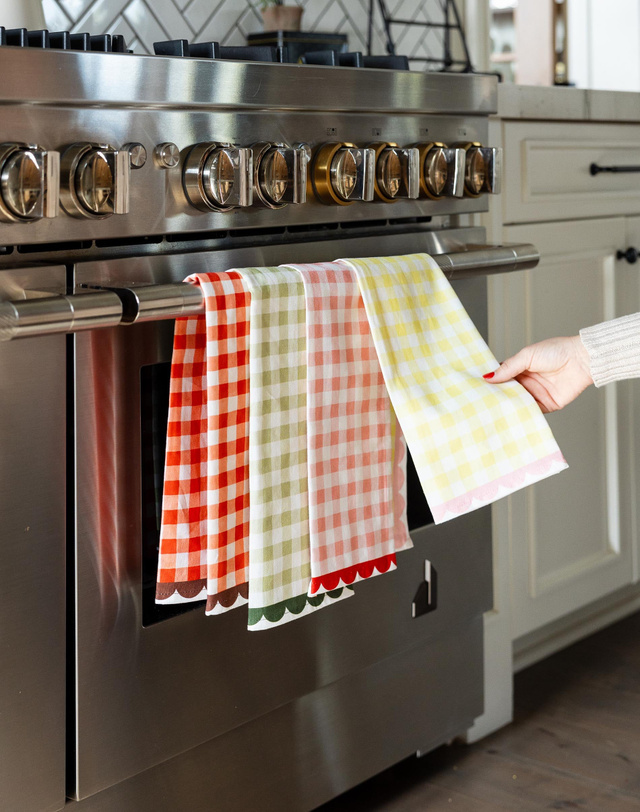 Red Gingham Scalloped Tea Towel, 5 of 13