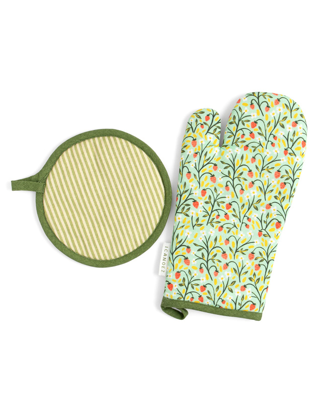 Strawberry Meadow Pot Holder Set, 4 of 4
