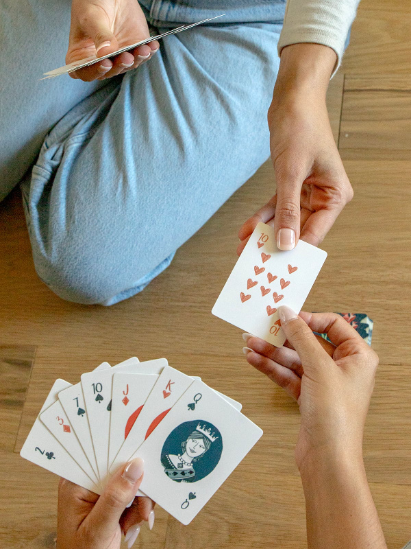 Midnight Flora & Fauna Deck of Playing Cards, 5 of 6