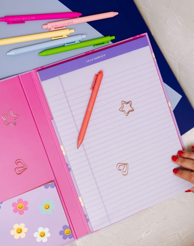 Happy Daisy Clipfolio with Lined Notepad, 2 of 7
