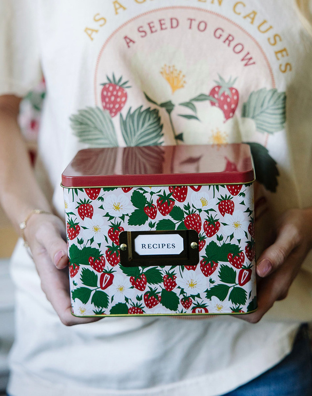 Strawberry Patch Tin Recipe Box , 4 of 5