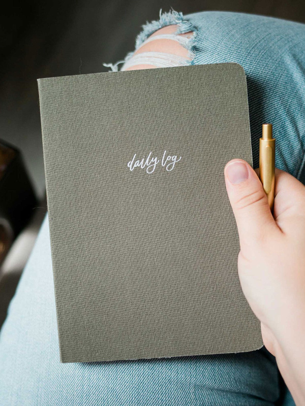 Daily Log Guided Journal, 1 of 7