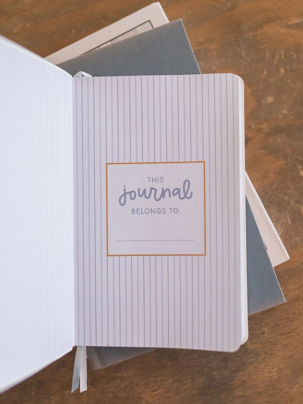 Reading & Book Tracker Mini Journal , 2 of 8