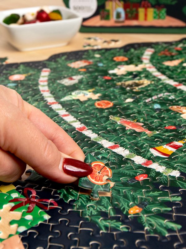 Christmas Tree - 500 Piece Shaped Jigsaw Puzzle, 7 of 7
