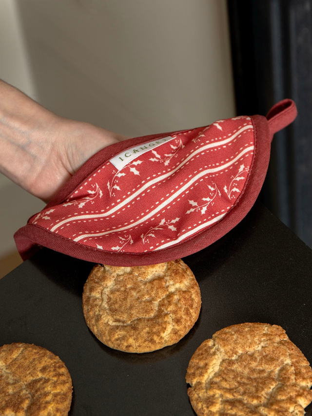 Scandinavian Folk Floral Diamond Grid Pot Holder Set, 2 of 5