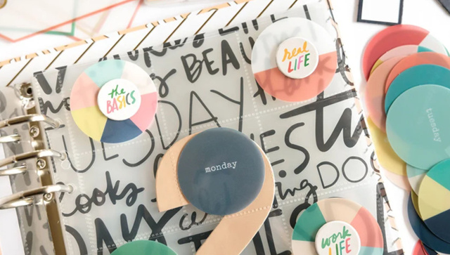 Multicolored Plastic Circle Pack, 3 of 3