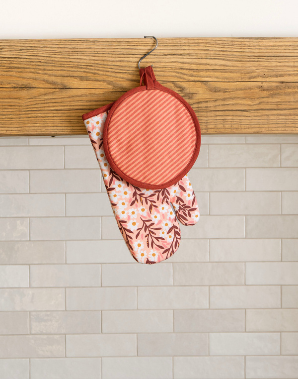 Pink Daisy Pot Holder Set, 3 of 4