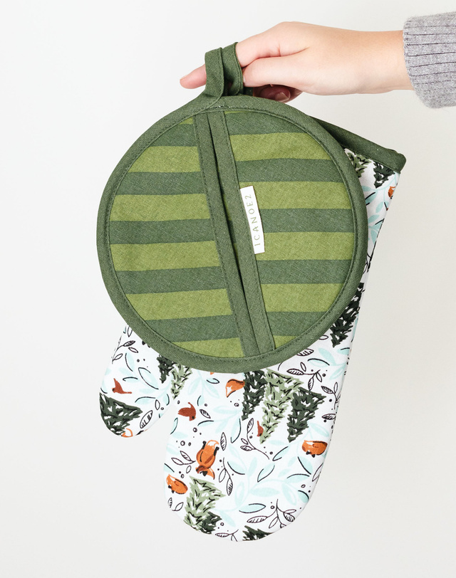 Winter Fox Pot Holder Set, 2 of 3