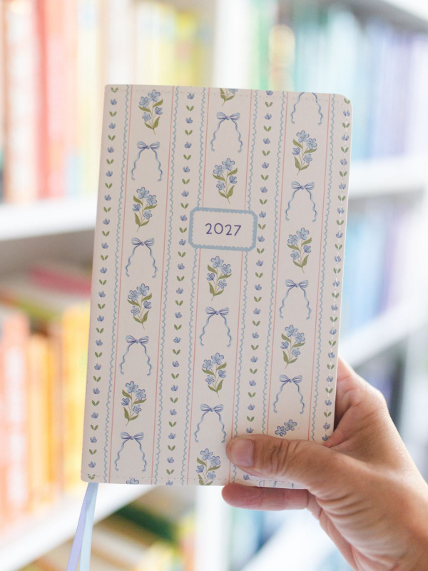 Blue Floral & Bows Petite Planner : 2027 Calendar Year, 1 of 14