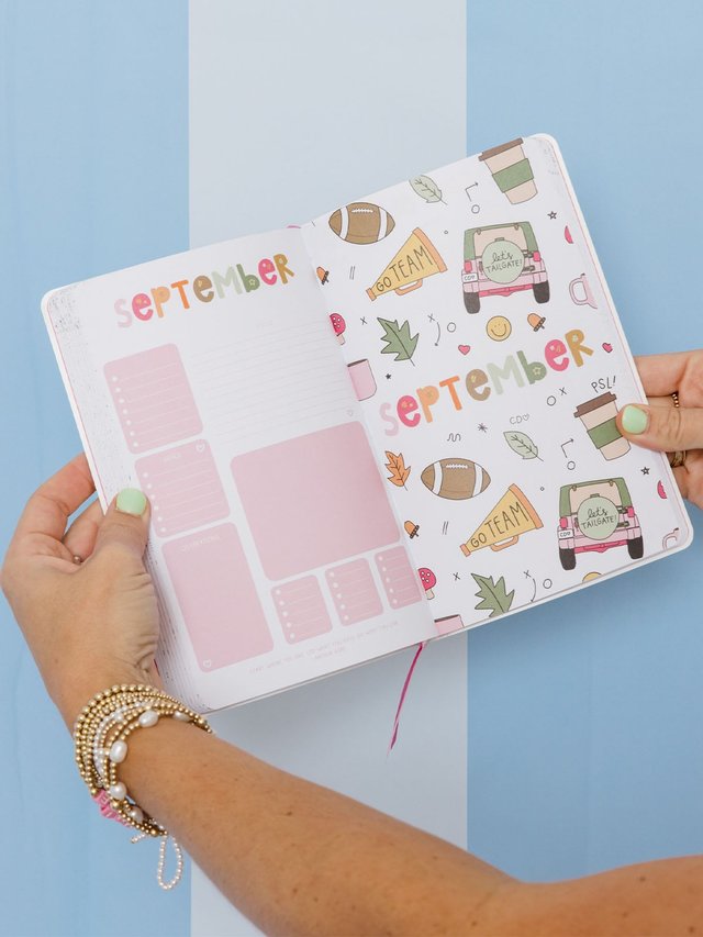 Leopard Print Petite Planner : 2027 Calendar Year, 6 of 7