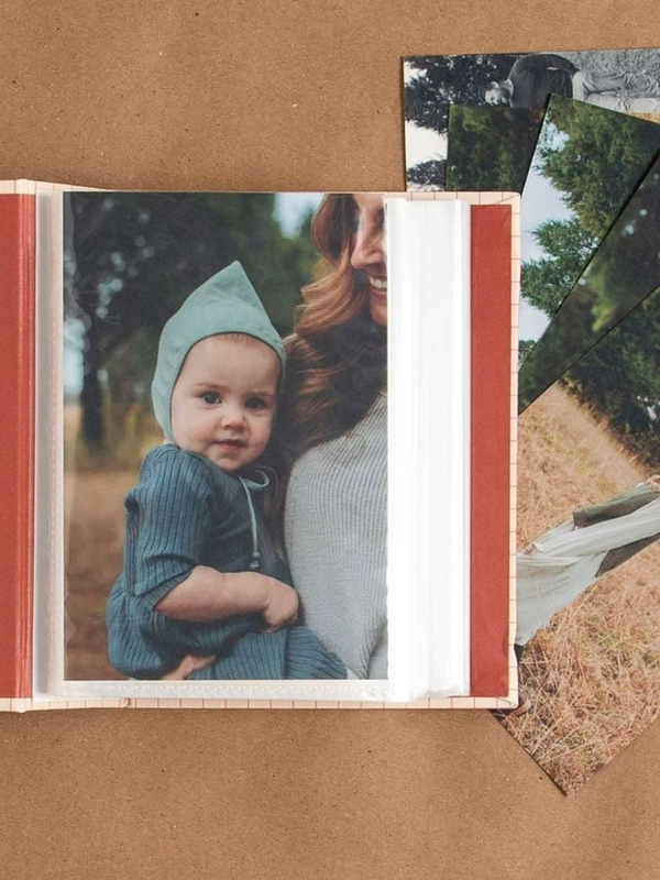 Oh Snap Pink Grid 4×6 Photo Album, 2 of 2