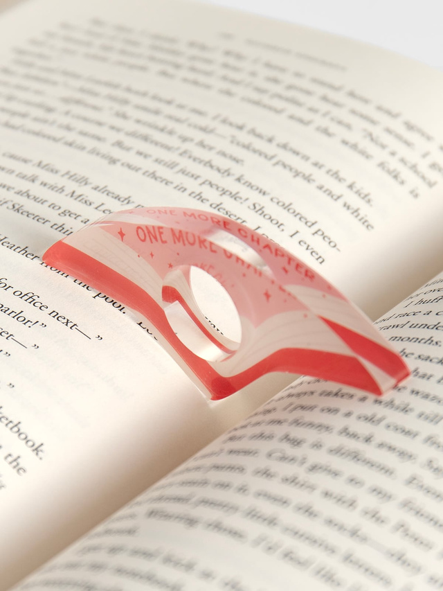 One More Chapter Thumb Book Page Holder, 3 of 7