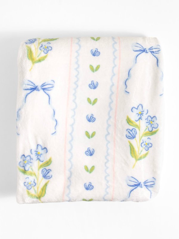 Blue Floral & Coquette Bows Fleece Throw Blanket, 4 of 6