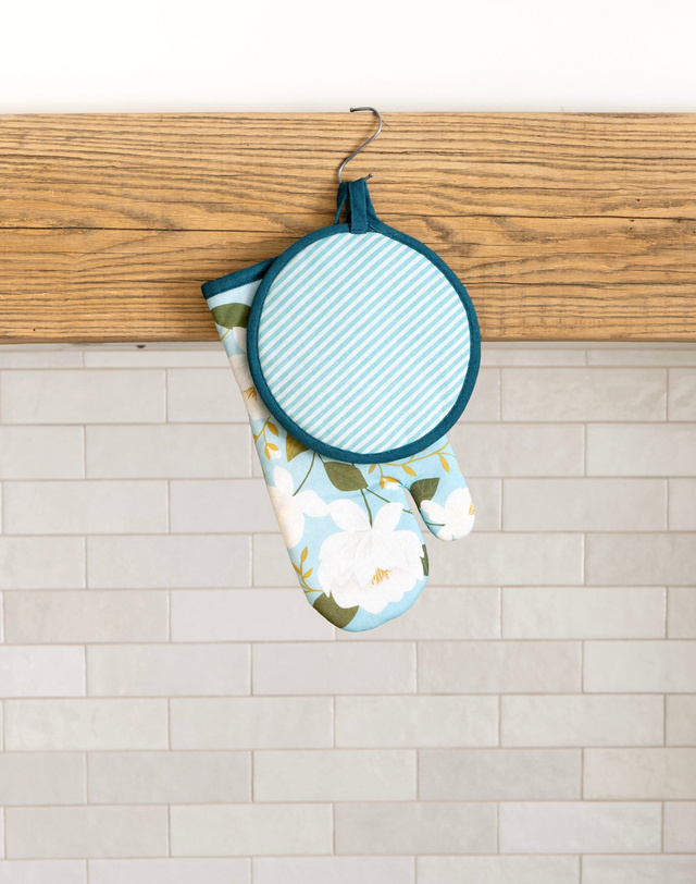 Raleigh Pot Holder Set, 3 of 4