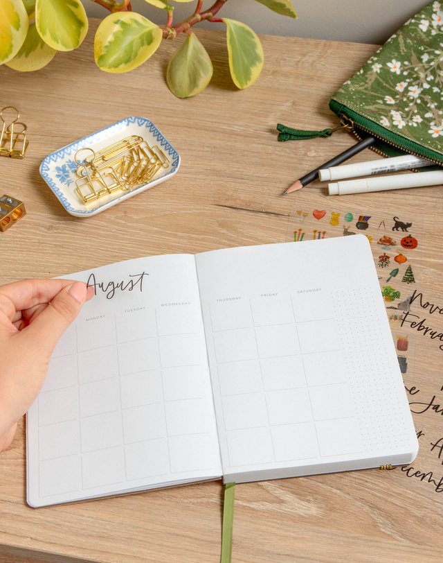 Clio Petite Planner: Undated, 3 of 8