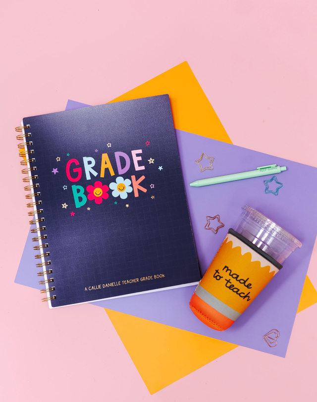 Happy Daisy Teacher Grade Book, 6 of 7