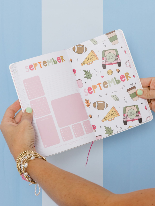 Leopard Print Petite Planner : 2027 Calendar Year, 6 of 7