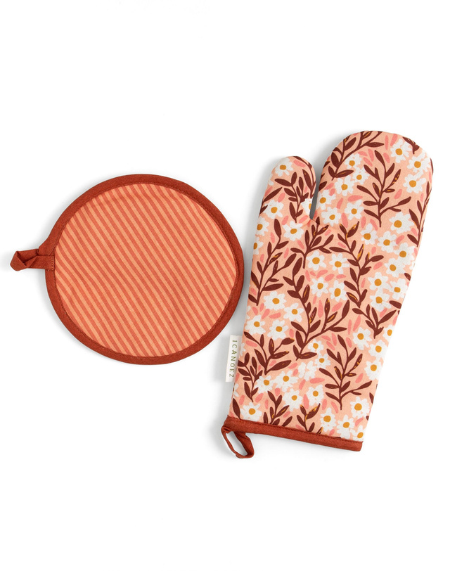 Pink Daisy Pot Holder Set, 4 of 4