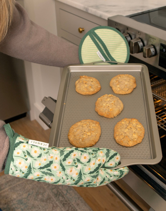 Montauk Pot Holder Set, 2 of 3